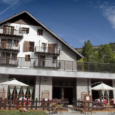 מלון Cima Del Bosco 3*